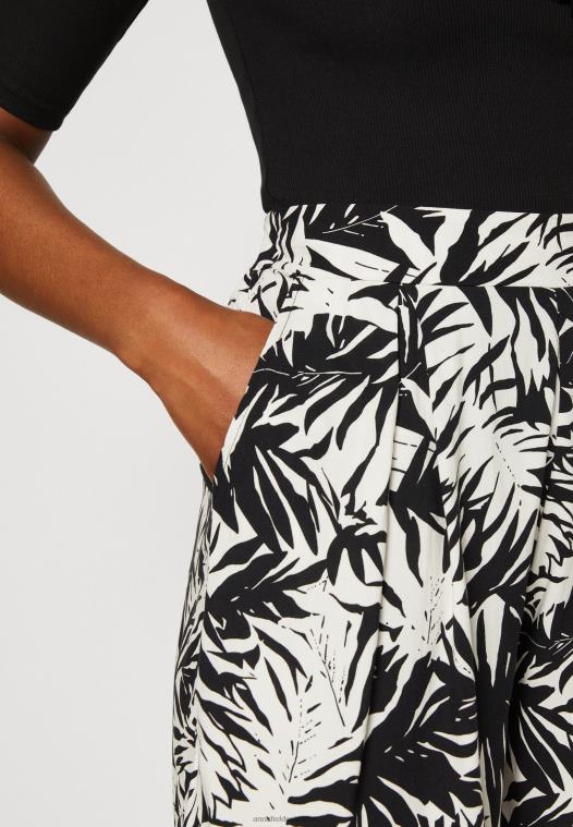 Anna Field kvinner shorts svart/off-white P266L860