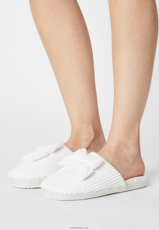 Anna Field kvinner tøfler hvite P266L2279