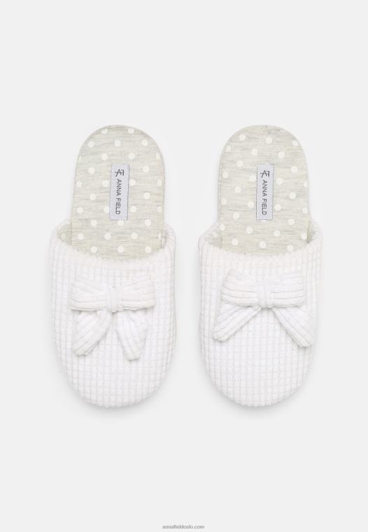 Anna Field kvinner tøfler hvite P266L2279