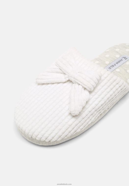 Anna Field kvinner tøfler hvite P266L2279