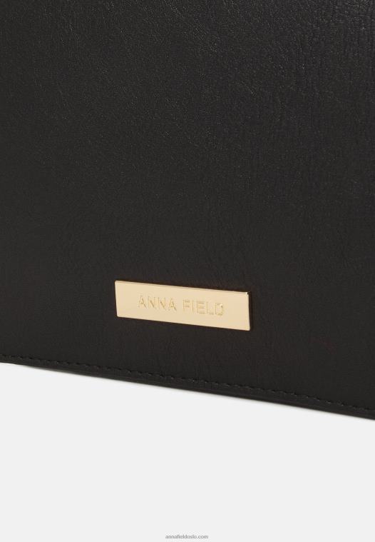 Anna Field kvinner over kroppspose svart P266L2512