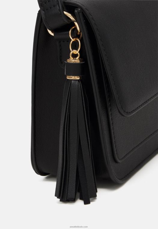 Anna Field kvinner over kroppspose svart P266L2518