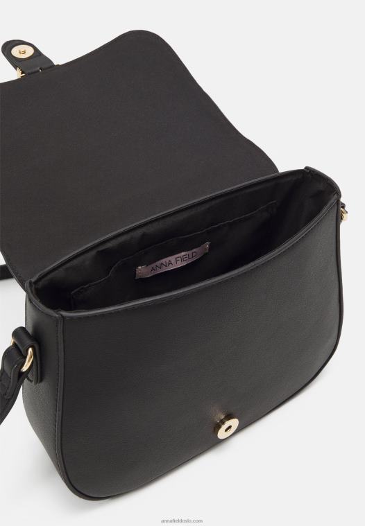 Anna Field kvinner over kroppspose svart P266L2520