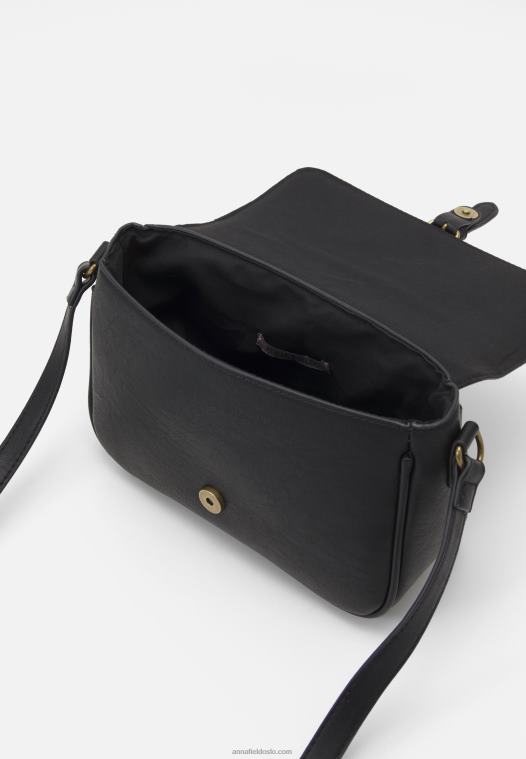 Anna Field kvinner over kroppspose svart P266L2534