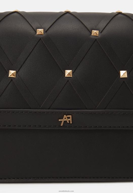 Anna Field kvinner over kroppspose svart P266L2539