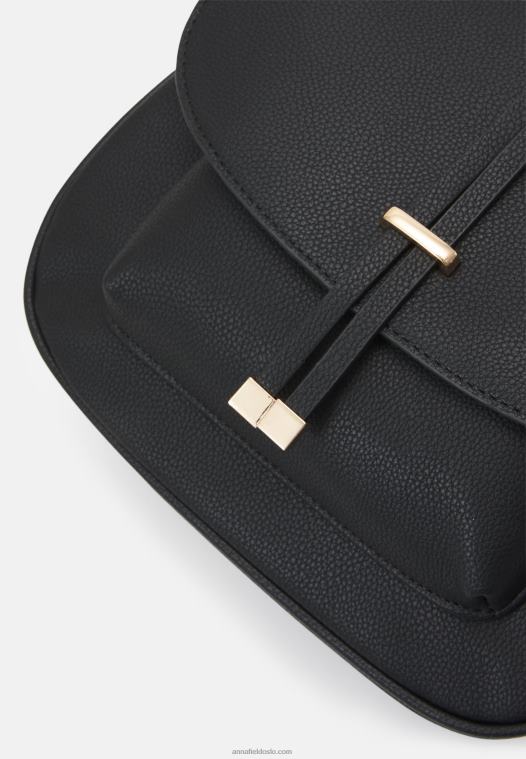 Anna Field kvinner over kroppspose svart P266L2545