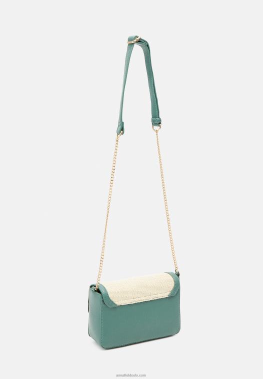 Anna Field kvinner over kroppsvesken grønn P266L2526