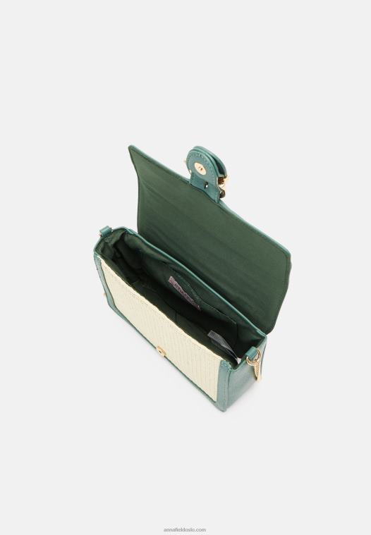 Anna Field kvinner over kroppsvesken grønn P266L2526