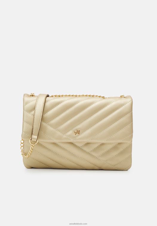 Anna Field kvinner over kroppsvesken gullfarget P266L2513