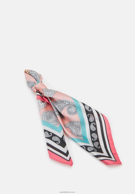 Anna Field kvinner over kroppsvesken hvit P266L2527