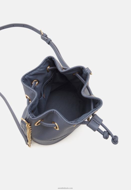 Anna Field kvinner over kroppsvesken lyseblå P266L2499